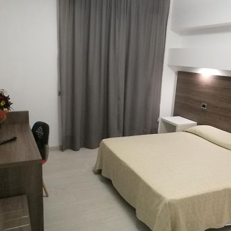 Hotel Miramare Cirò Marina Kültér fotó