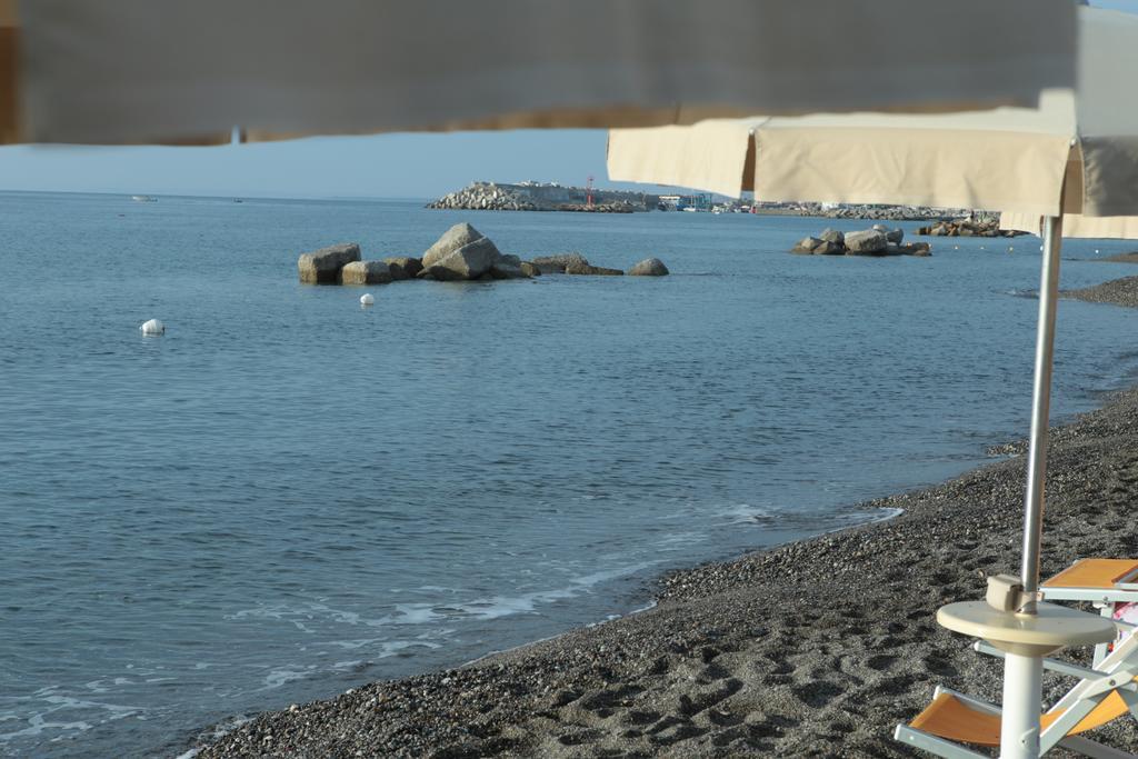 Hotel Miramare Cirò Marina Kültér fotó
