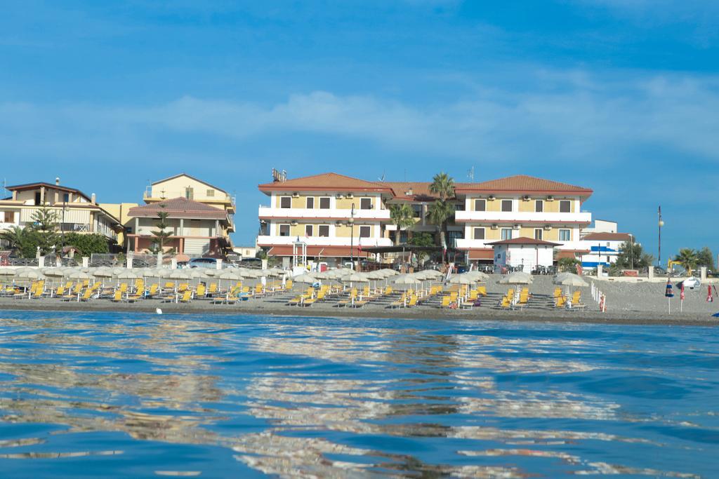 Hotel Miramare Cirò Marina Kültér fotó