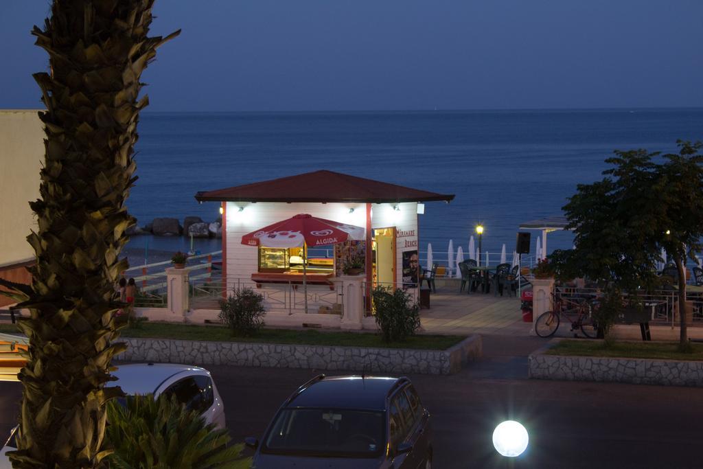 Hotel Miramare Cirò Marina Kültér fotó