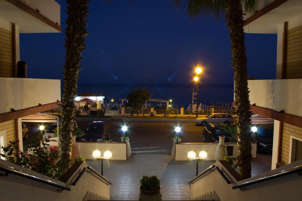 Hotel Miramare Cirò Marina Kültér fotó