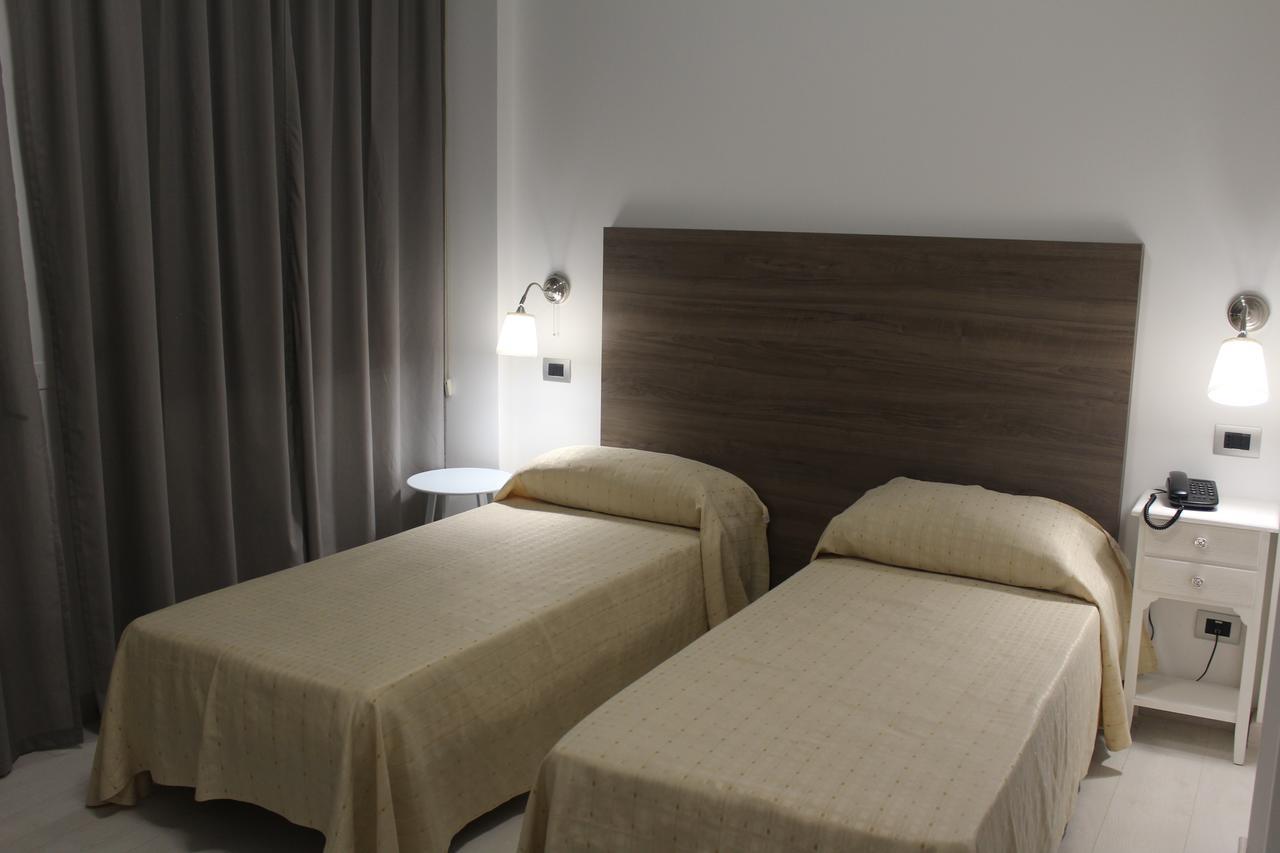 Hotel Miramare Cirò Marina Kültér fotó