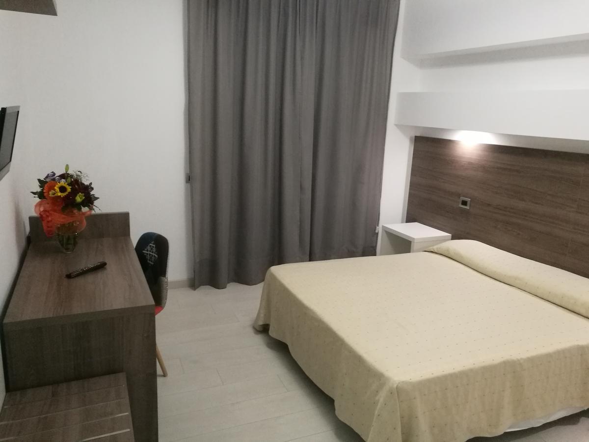 Hotel Miramare Cirò Marina Kültér fotó