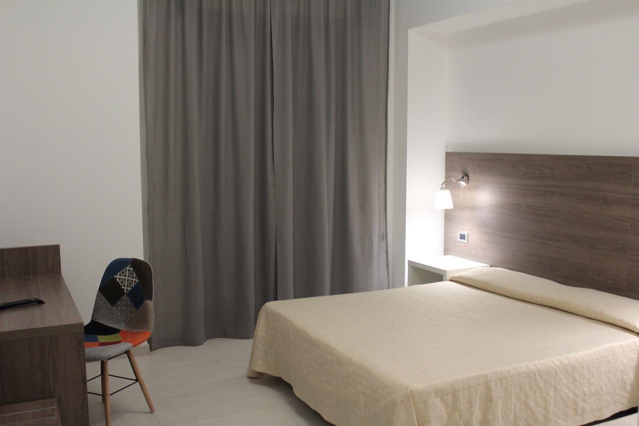 Hotel Miramare Cirò Marina Kültér fotó